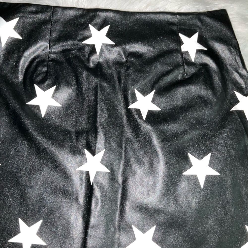 Black Star Print Faux leather Women's Skirt - Picture 3 of 11